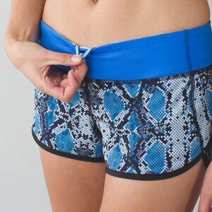 Lululemon Speed Short snakeskin printed womens Blue (size 4) running activewear